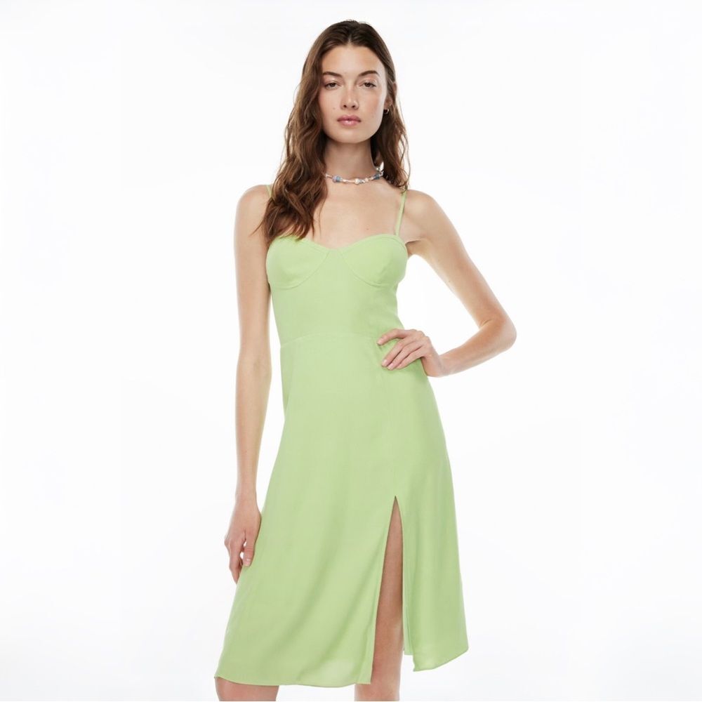 Aritzia Sun-Deh Viola Midi Dress in Pistachio Green | Size Large